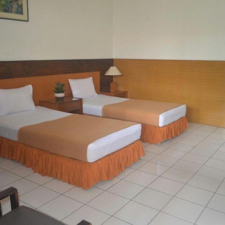 Hotel Aneka Baru 斯勒曼 外观 照片