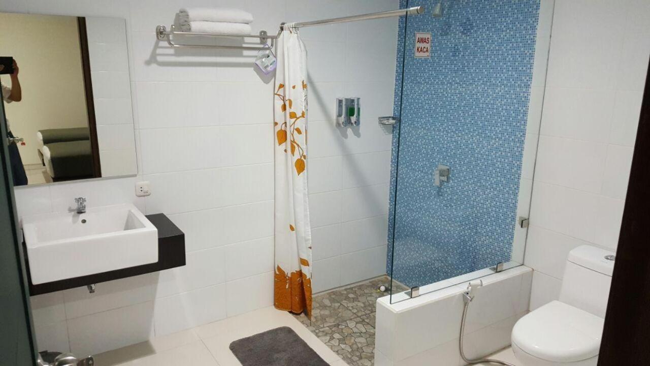 Hotel Aneka Baru 斯勒曼 外观 照片
