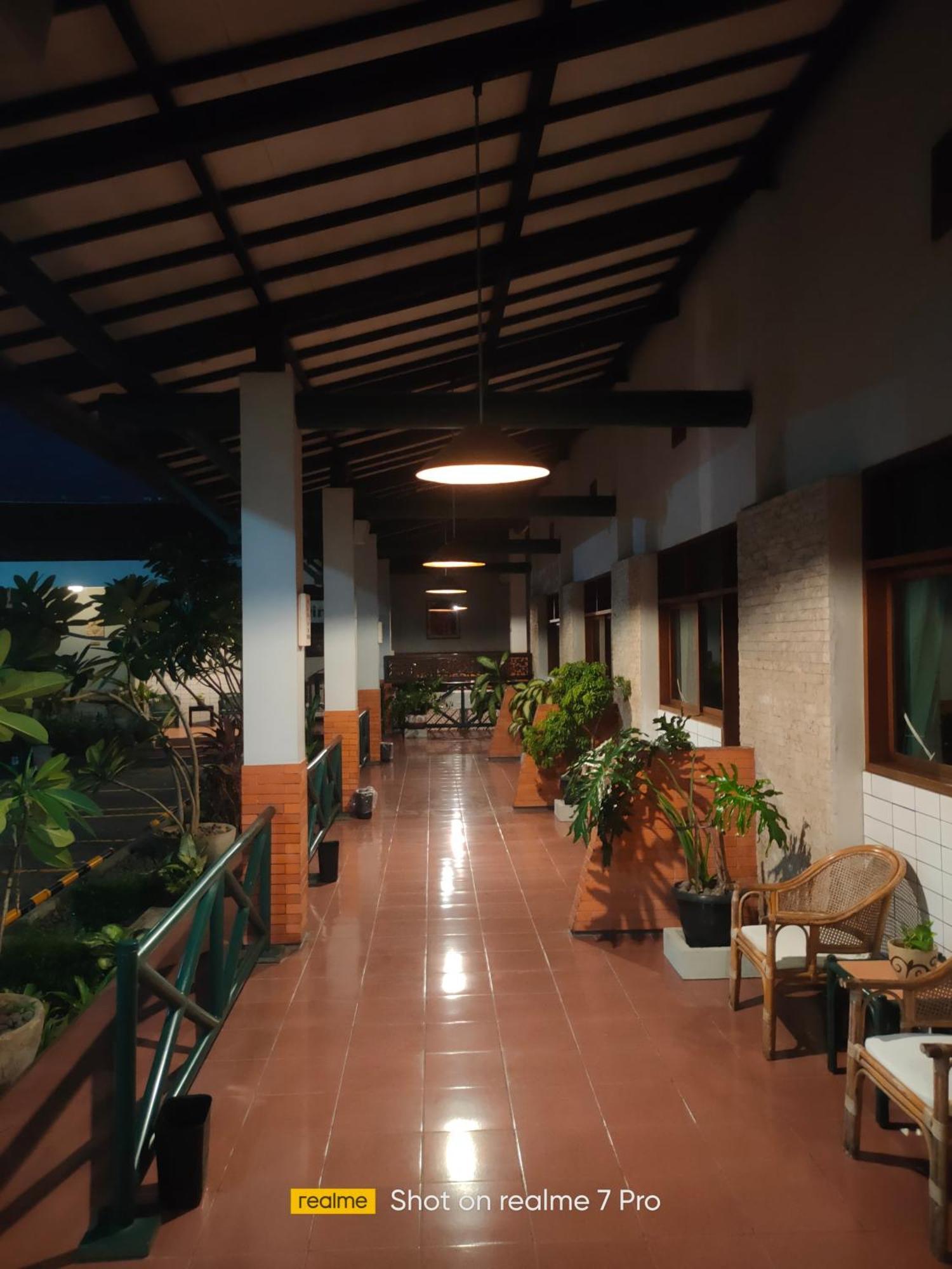 Hotel Aneka Baru 斯勒曼 外观 照片