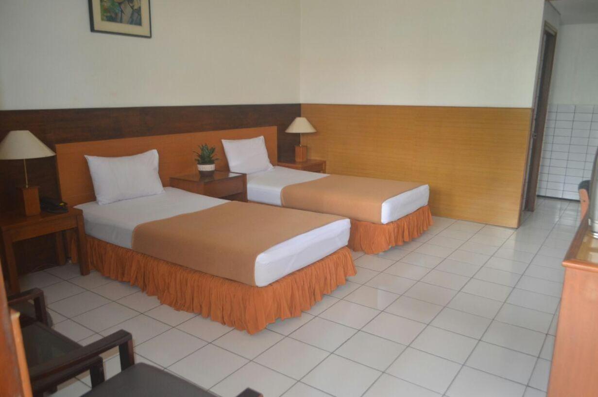Hotel Aneka Baru 斯勒曼 外观 照片